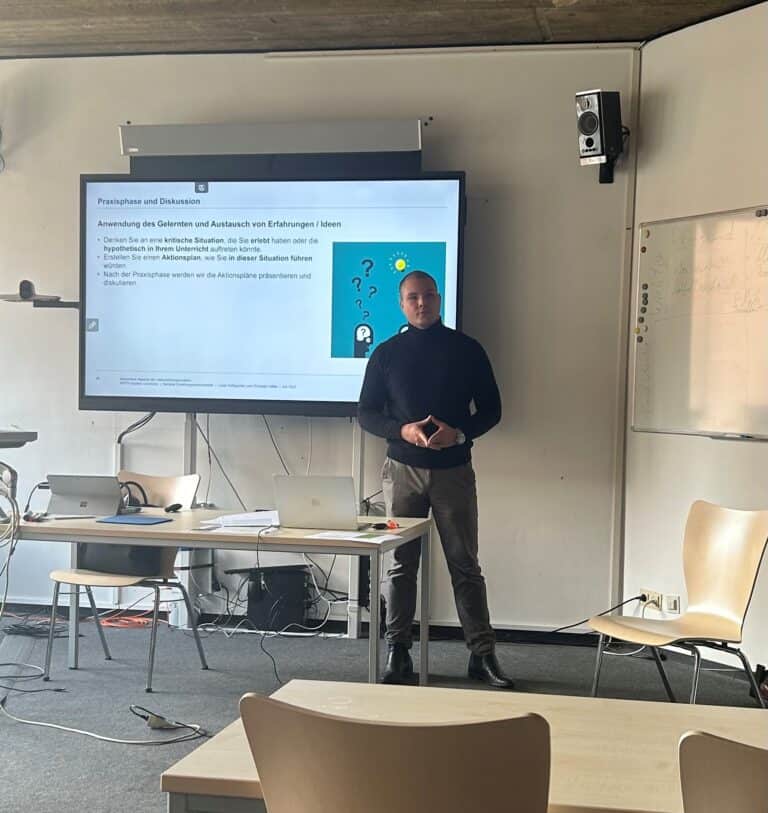 Christoph_Hoeller_Vortrag_Drei Schlüssel zur effektiven Führung in der Ausbildung: Einblicke und Strategien