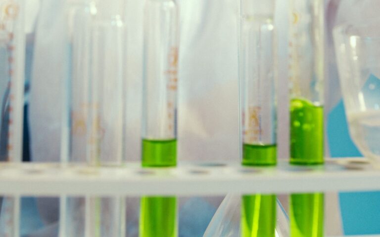 Chemielaborant/-in bei der Arbeit